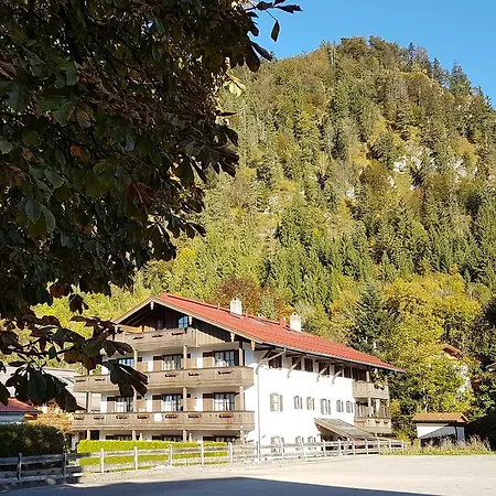 Apartment Haus Kirchplatz Reit im Winkl